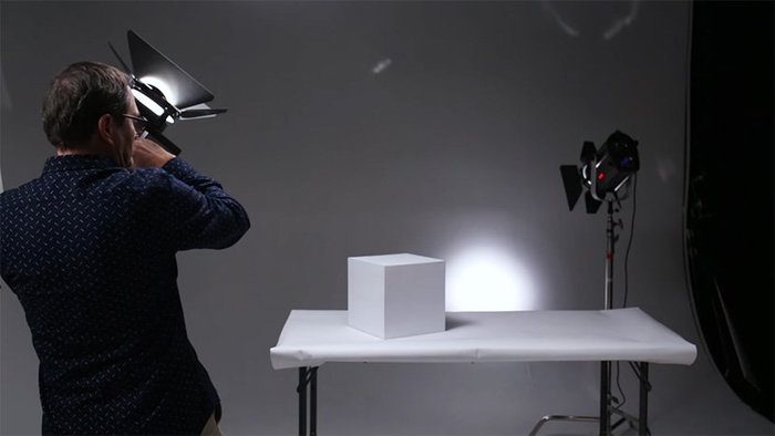 立方體(tǐ)的光線(xiàn)運用(yòng) 從基礎角度講解布光基本概念