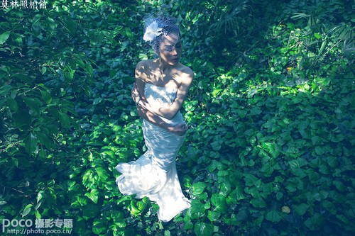 假期拍攝小(xiǎo)貼士 利用(yòng)眩光照出森林系人像